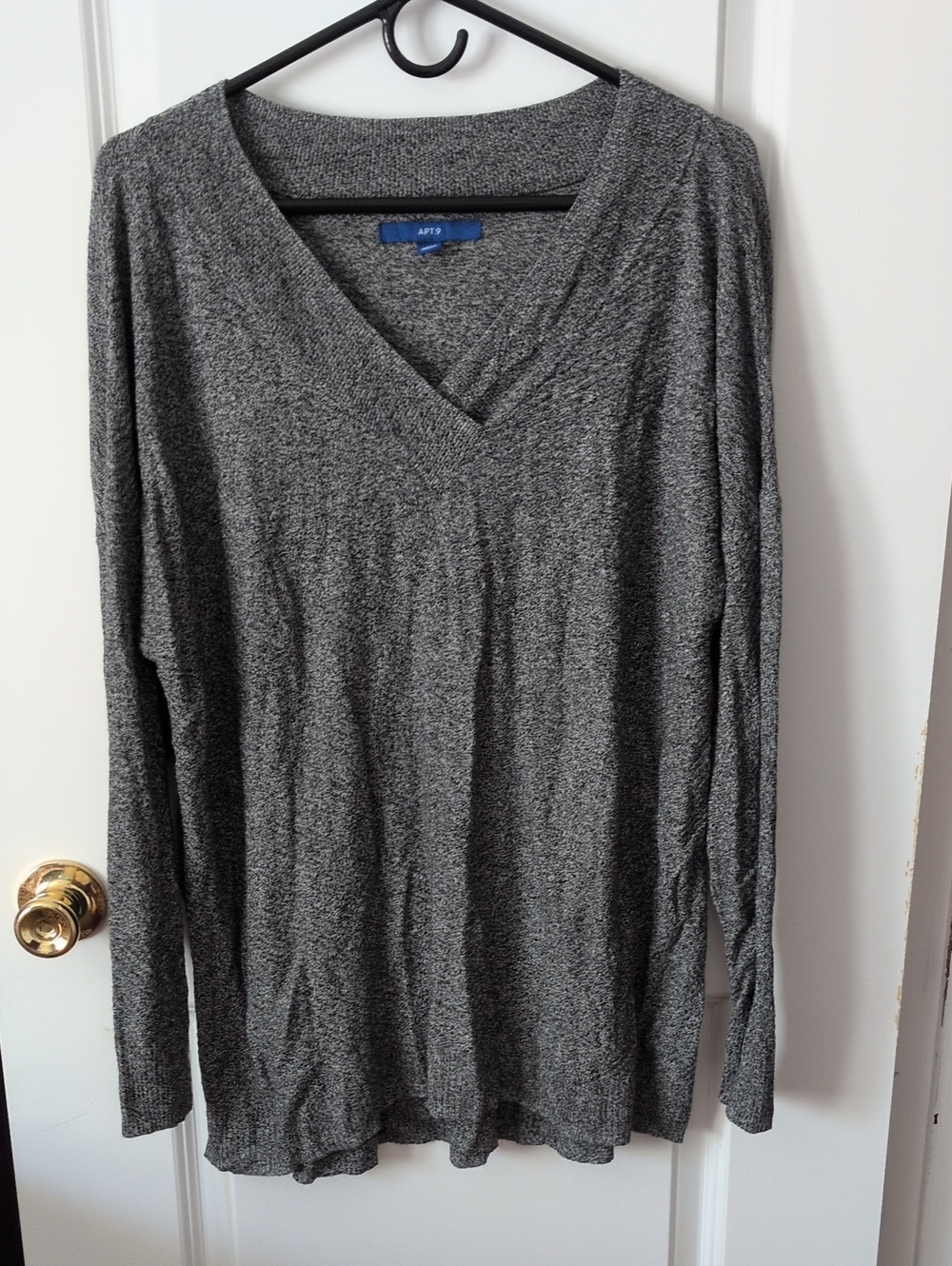 Apt. 9 Gray V-Neck Lightweight Sweater